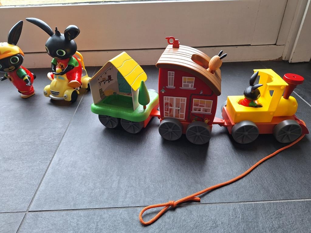 Bing treintje + figuren, Kinderen en Baby's, Ophalen