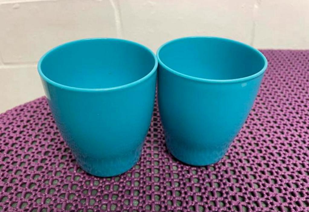 2 gobelets en plastique bleus, Enlèvement ou Envoi, Utilisé