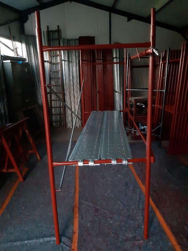 Grote gevelstelling 150m2, Ophalen, Zo goed als nieuw