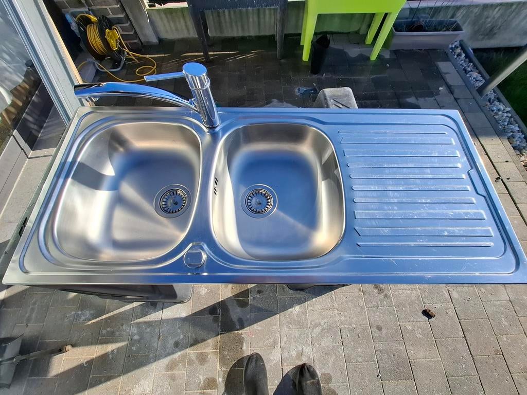 Spoelbak inox en kraan, Enlèvement