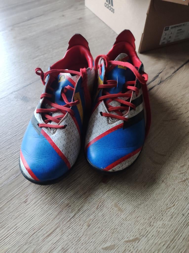 voetbal schoenen kind Adidas Lego maat 30, Taille XS ou plus petite, Enlèvement, Utilisé, Chaussures