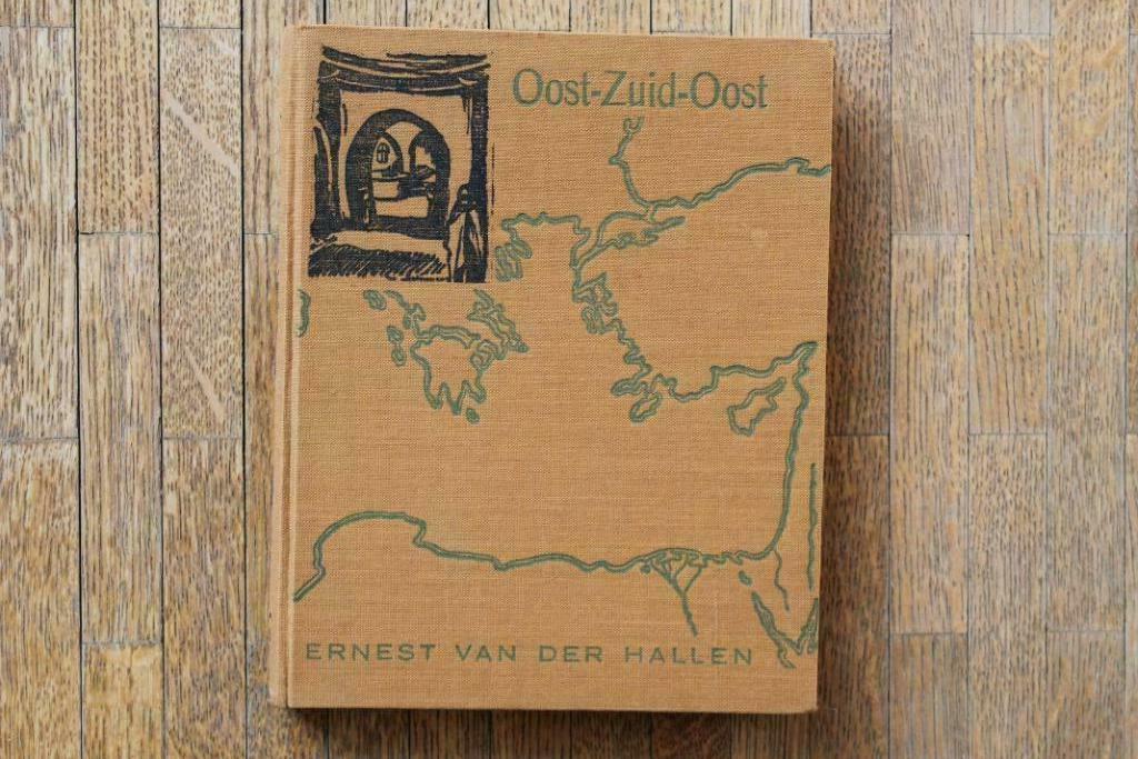 Oost-Zuid-Oost (E. Van Der Hallen), Boeken, Ophalen of Verzenden, Gelezen, Ernest Van Der Hallen, Azië