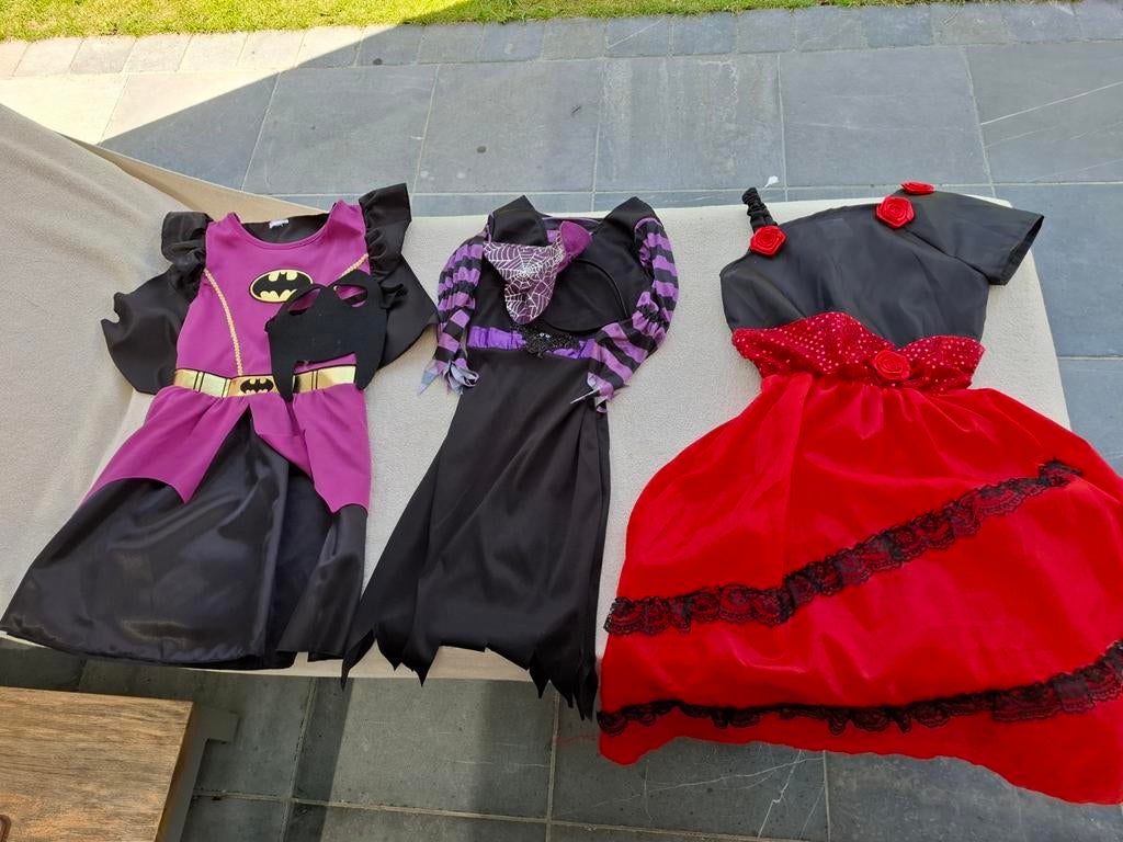 Verkleedkleren meisjes, batman links is verkocht, Ophalen, Zo goed als nieuw