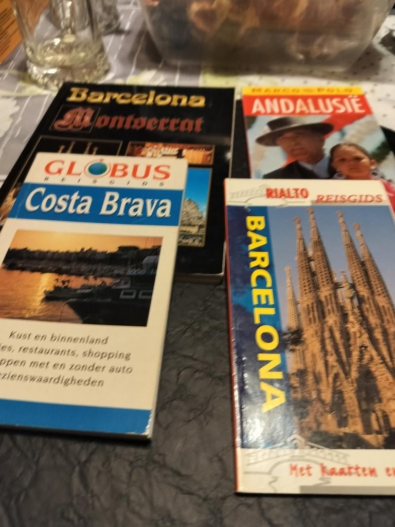 4 reisgidsen over Spanje, Ophalen