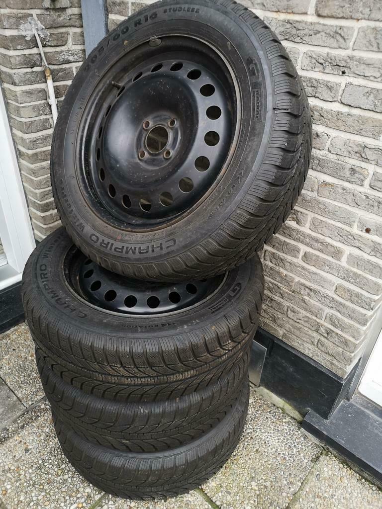 Winterbanden met velgen 205/60/R16 (+/-7mm), Ophalen, Winterbanden, Band(en)