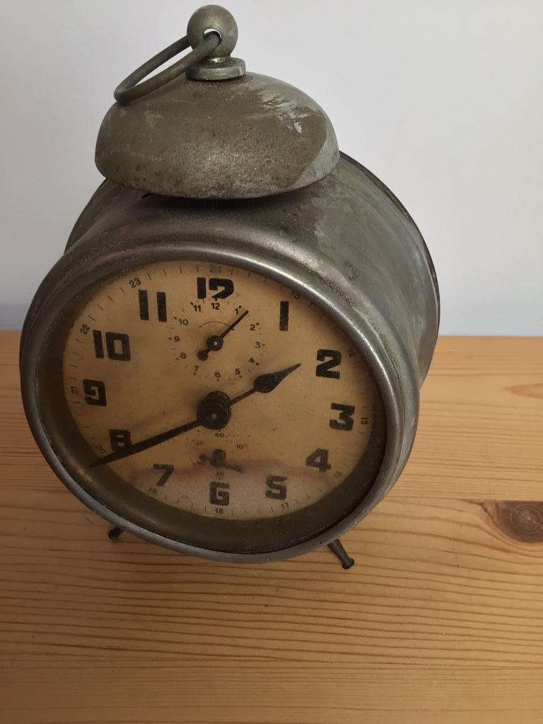 Ancien réveil à cloche, Enlèvement
