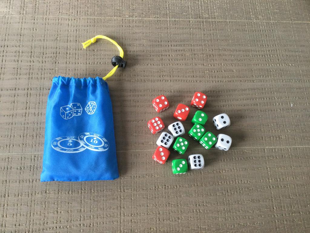 Setje dobbelstenen + opbergzakje, Kinderen en Baby's, Ophalen of Verzenden, Zo goed als nieuw