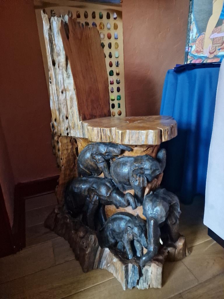 Antieke Indische stoel in boomstam uitgesneden, Gebruikt, Bruin, Eén, Hout