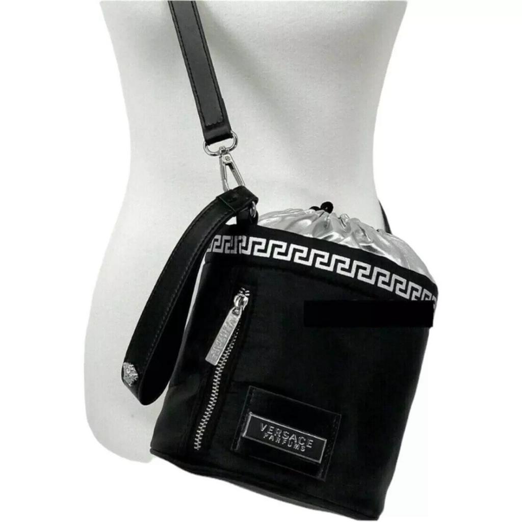 Versace Parfums Ronde Tas - Zwart & Zilver NIEUW parfum bag, Ophalen of Verzenden, Nieuw, Zwart