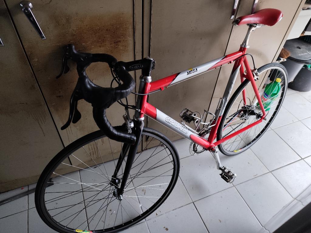 Giacomelli mega  met nieuwe wielen, Fietsen en Brommers, Gebruikt, Heren, Aluminium, 57 tot 61 cm