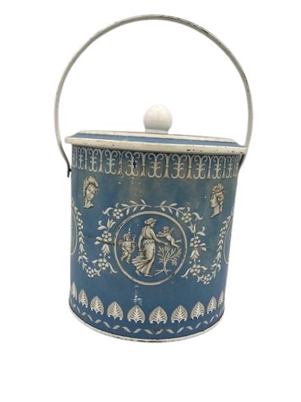 Pot à biscuits en métal avec décor gaufré de style Wedgwood, Collections, Boîte en métal, Comme neuf, Biscuits, Autres marques