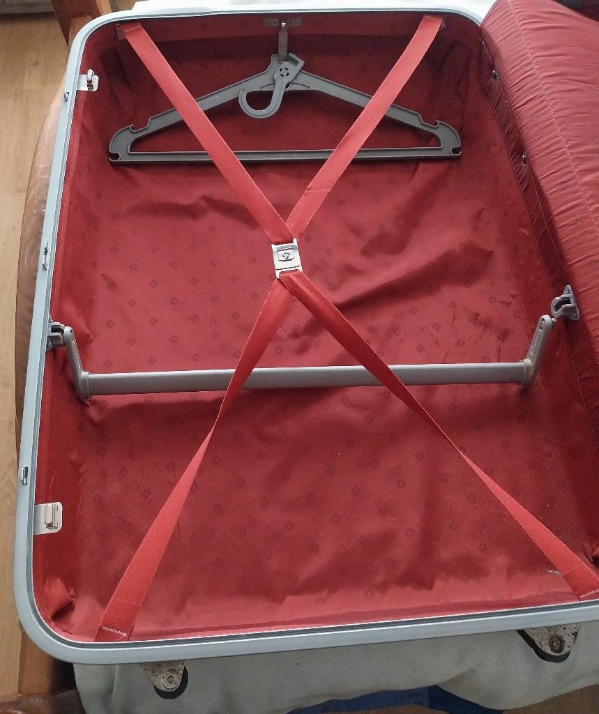 Samsonite, Ophalen