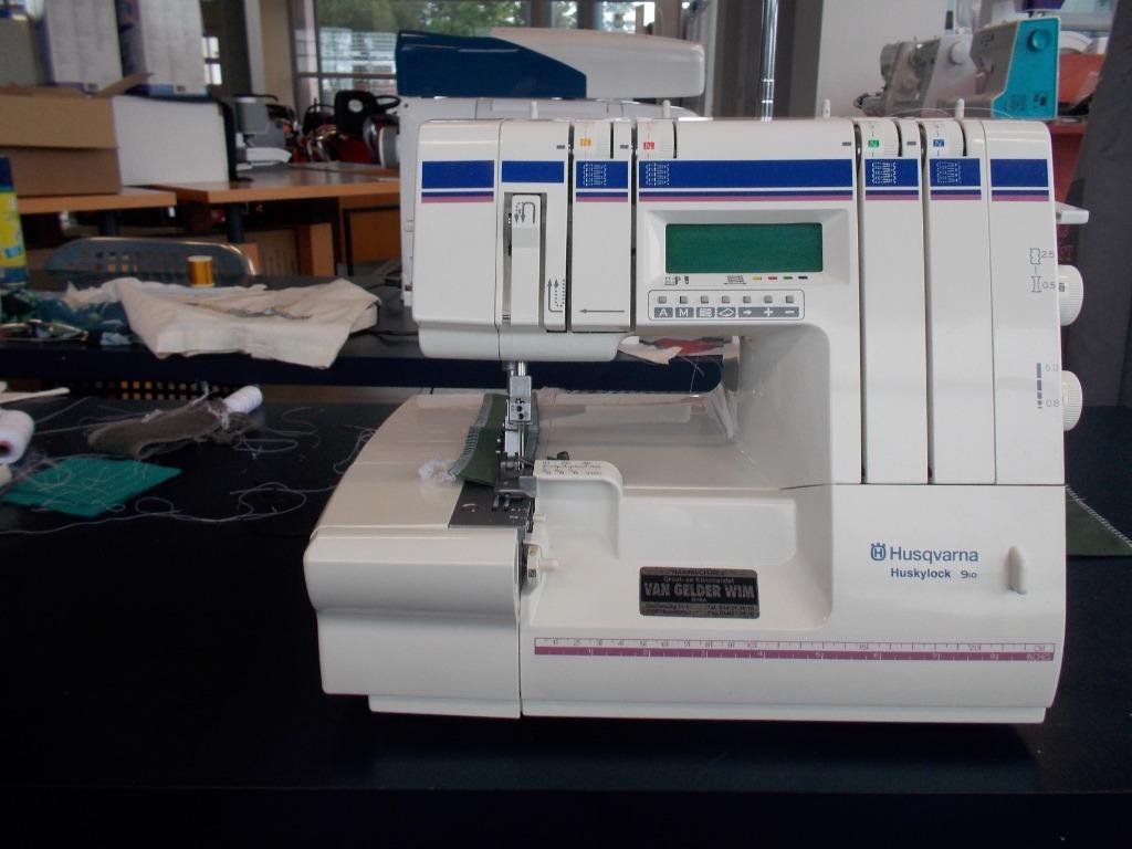 Overlock Husqvarna 910, Hobby en Vrije tijd, Naaimachines en Toebehoren, Ophalen, Gebruikt, Lockmachine, Husqvarna