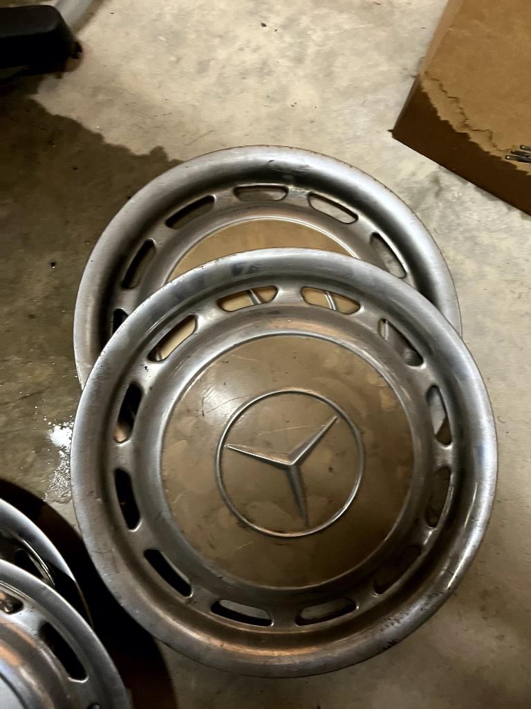 mercedes wieldeksels w123 w124 w202 w204, Enlèvement