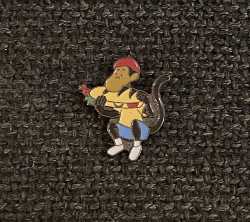 PIN - BABAR - ZEPHIR LE SINGE - BRUNHOFF, Verzenden, Gebruikt, Figuurtje, Speldje of Pin