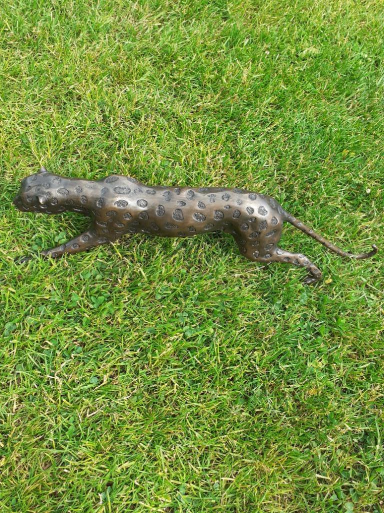 Schitterende panter in brons Cartier-stijl (dierlijk brons), Ophalen of Verzenden, Gebruikt, Wild dier, Beeldje of Figuurtje