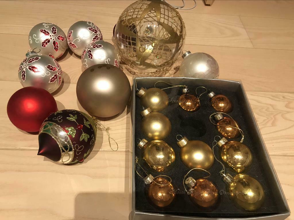 Boules de Noël, Enlèvement