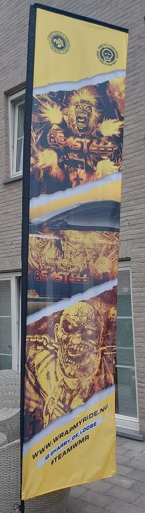 vlag stijl iron maiden, Ophalen, Zo goed als nieuw