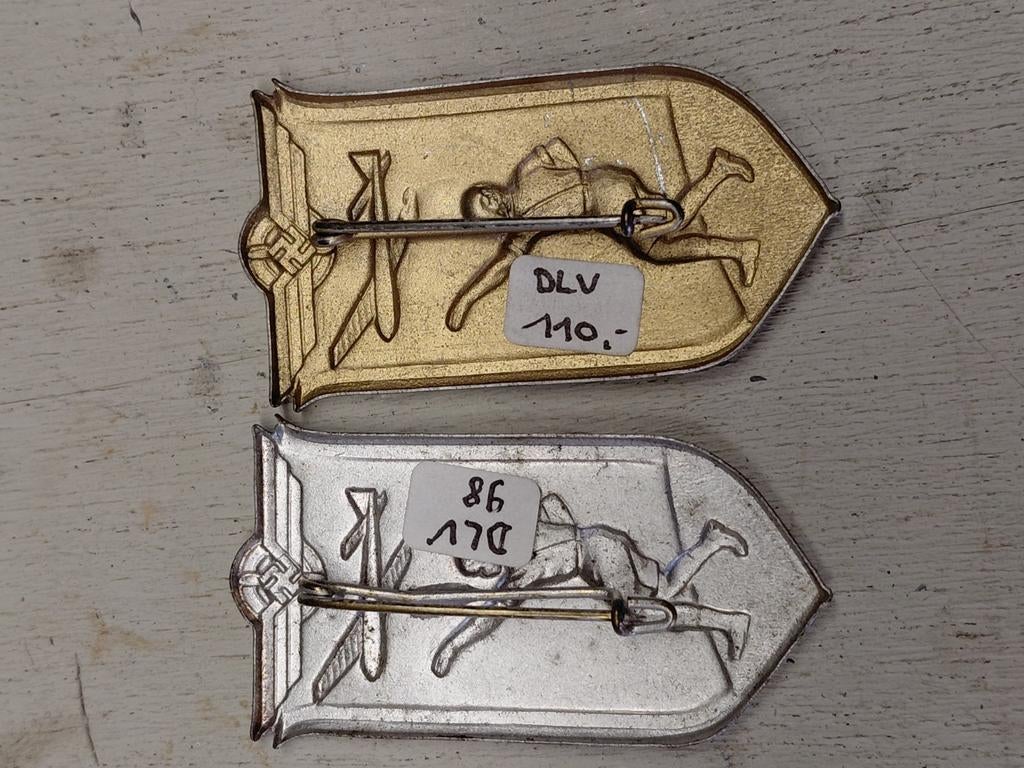 Twee tinnies, Verzamelen, Militaria | Tweede Wereldoorlog, Ophalen of Verzenden