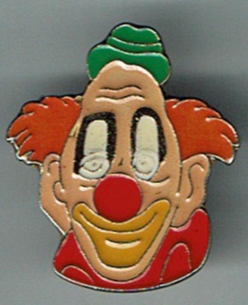 Pin carnaval Chapeau vert, Envoi, Comme neuf, Autres sujets/thèmes, Insigne ou Pin's