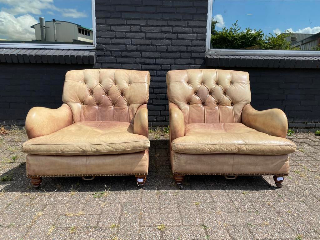 Twee Chesterfield zetels cognac GRATIS GELEVERD, Huis en Inrichting, Zetels | Voetbanken en poefs, Leer, Ophalen of Verzenden