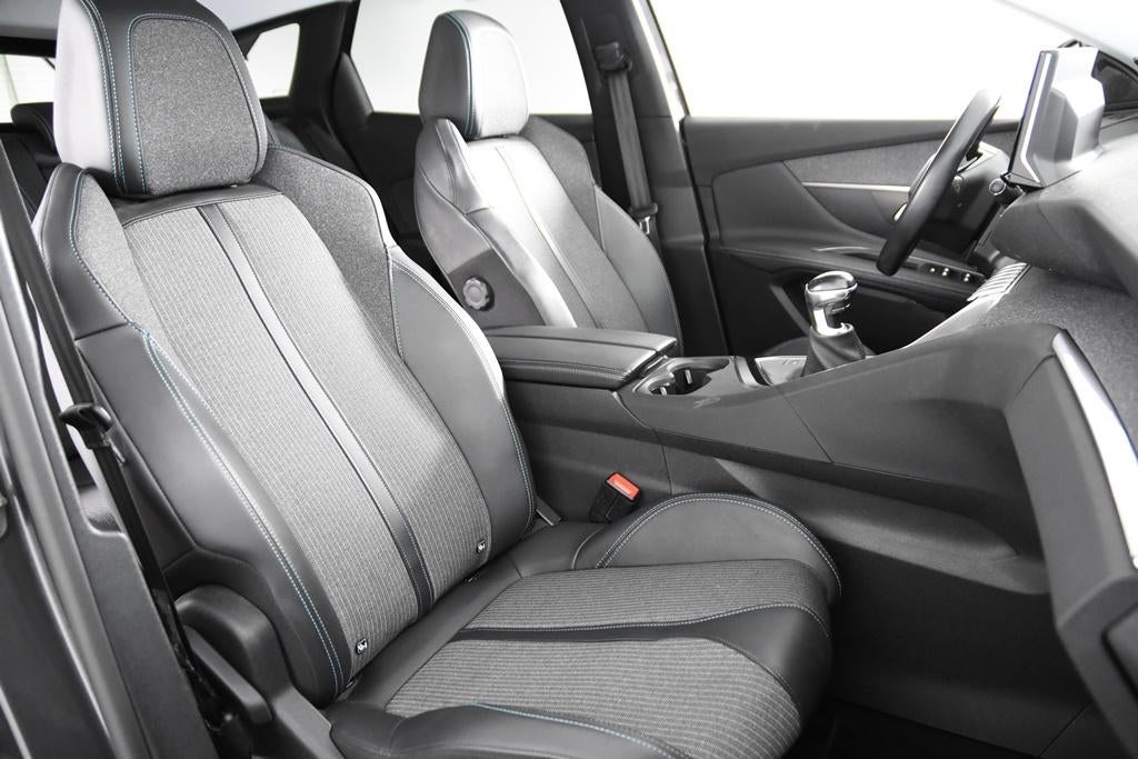 Peugeot 3008 Allure 130 *1ste Eigenaar*Leer*Navigatie*, Auto's, Voorwielaandrijving, Euro 6, 1199 cc, Leder en Stof