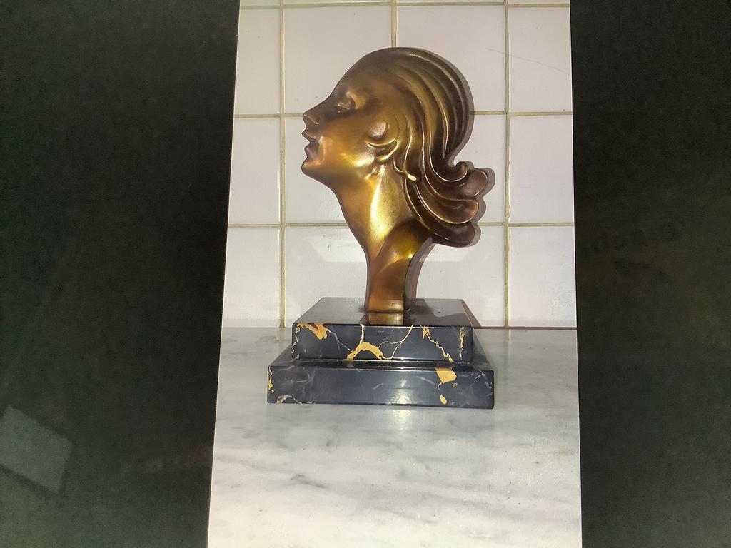 Art deco Vrouwenhoofd, Enlèvement ou Envoi