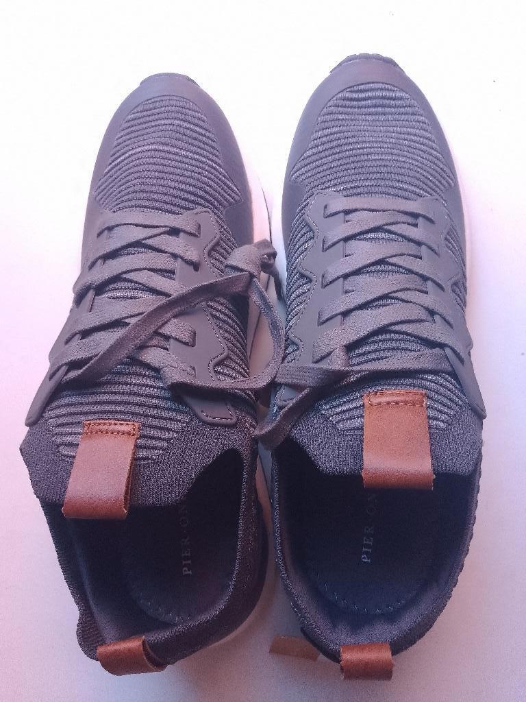 maat 45 nieuwe sneakers Pier one in verpakking, Verzenden, Nieuw, Pier One, Sneakers