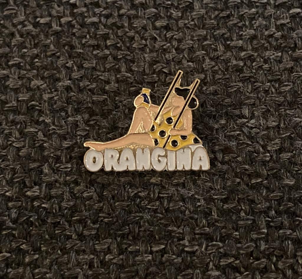 PIN - ORANGINA - LIMONADE - LEMONADE, Collections, Envoi, Utilisé, Marque, Insigne ou Pin's