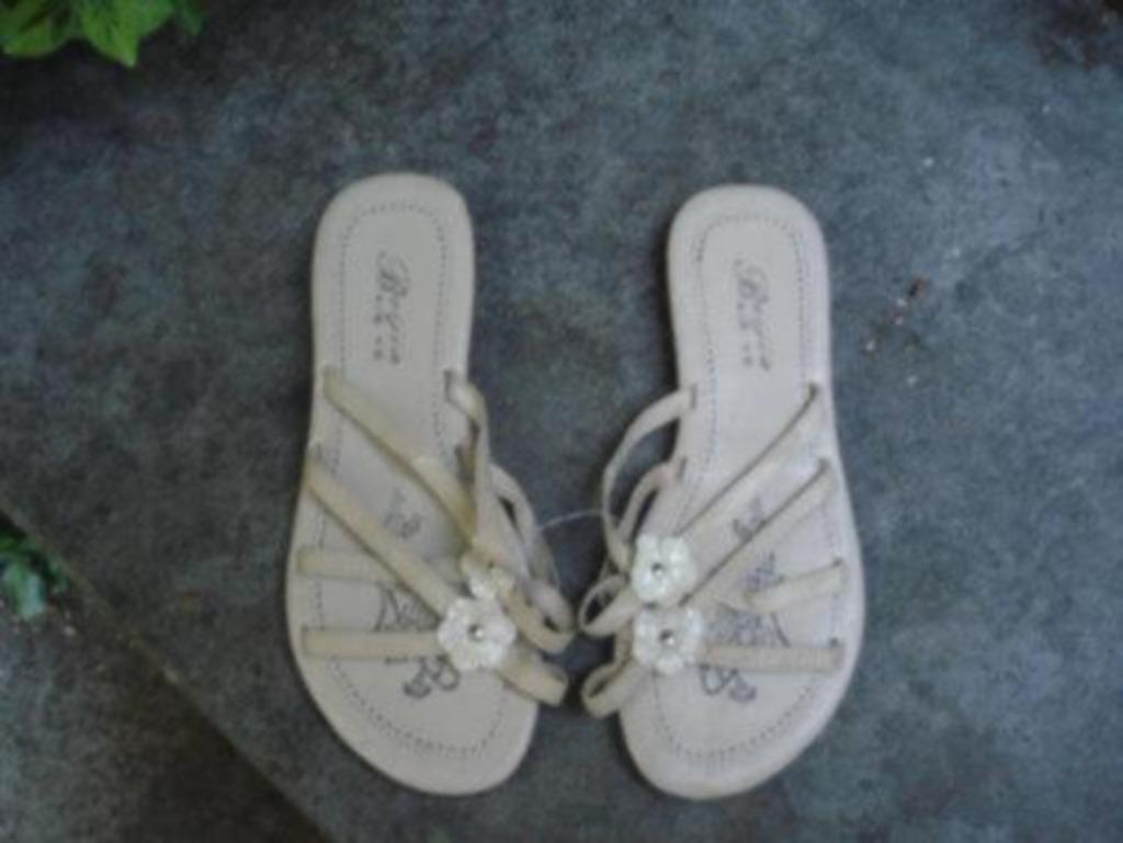 Gratis verzenden nieuwe beige ibiza festival slippers 38, Kleding | Dames, Slippers, Verzenden, Beige, Nieuw