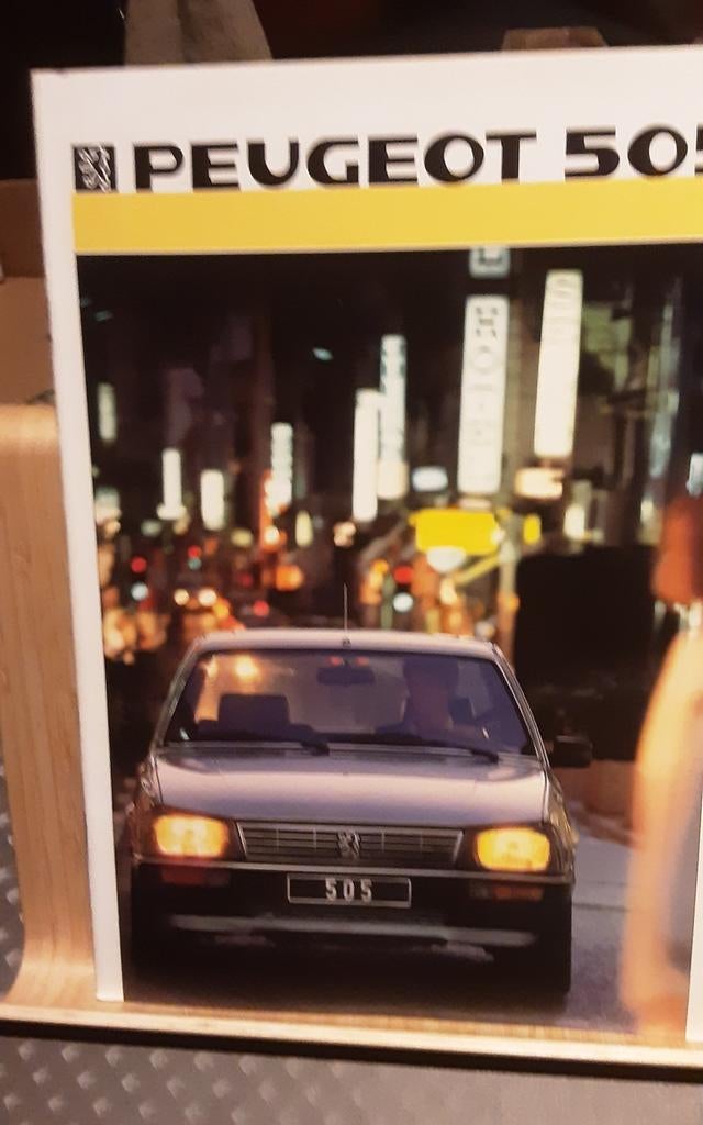 PEUGEOT 505 brochure, Livres, Autos | Brochures & Magazines, Enlèvement ou Envoi, Comme neuf, Peugeot