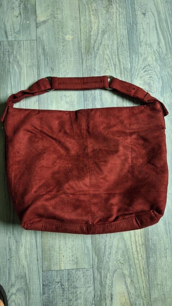 Vintage tas van rood suède, Ophalen of Verzenden, Gebruikt, Rood, Schoudertas