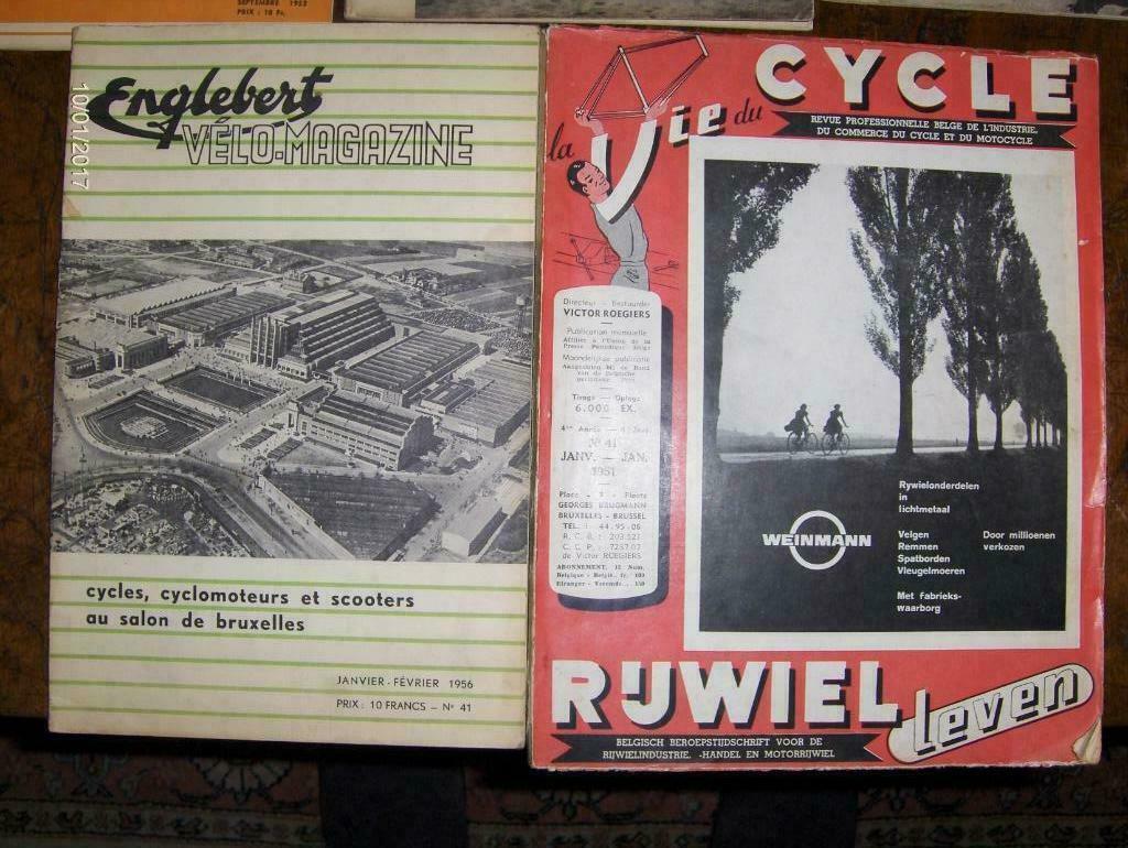 Oldtimer motor boekjes., Boeken, Ophalen, Gelezen
