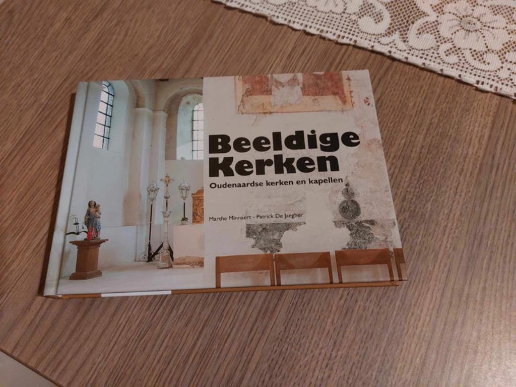 Beeldige kerken / Oudenaardse kerken en kapellen, Envoi, Comme neuf, Livre, Christianisme | Catholique