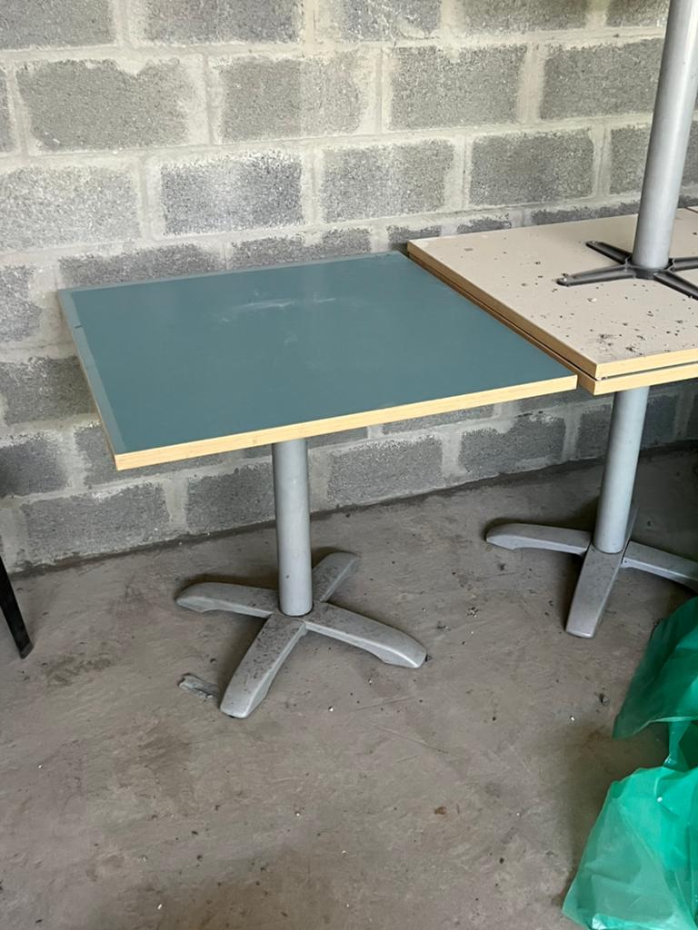 Tables robustes pour restaurant 80 x 80cm et 120 x 80cm, Enlèvement, Utilisé, Mobilier