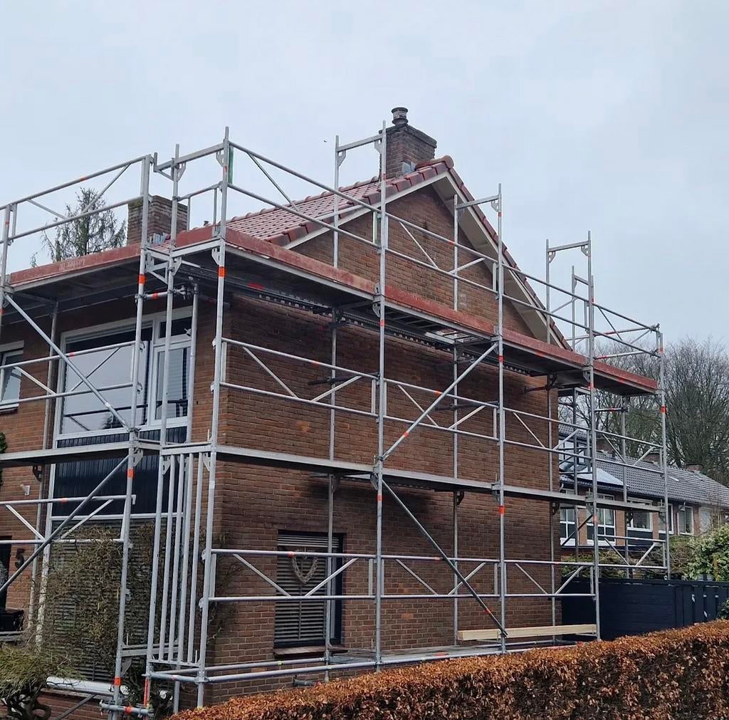 Verhuur professionele Layher blitz steiger, Ophalen, Zo goed als nieuw