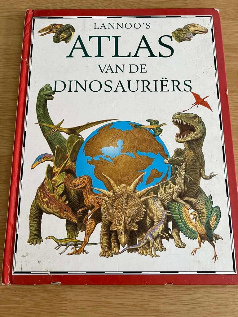 Lannoo's atlas van de dinosauriërs, Boeken, Ophalen of Verzenden, Zo goed als nieuw