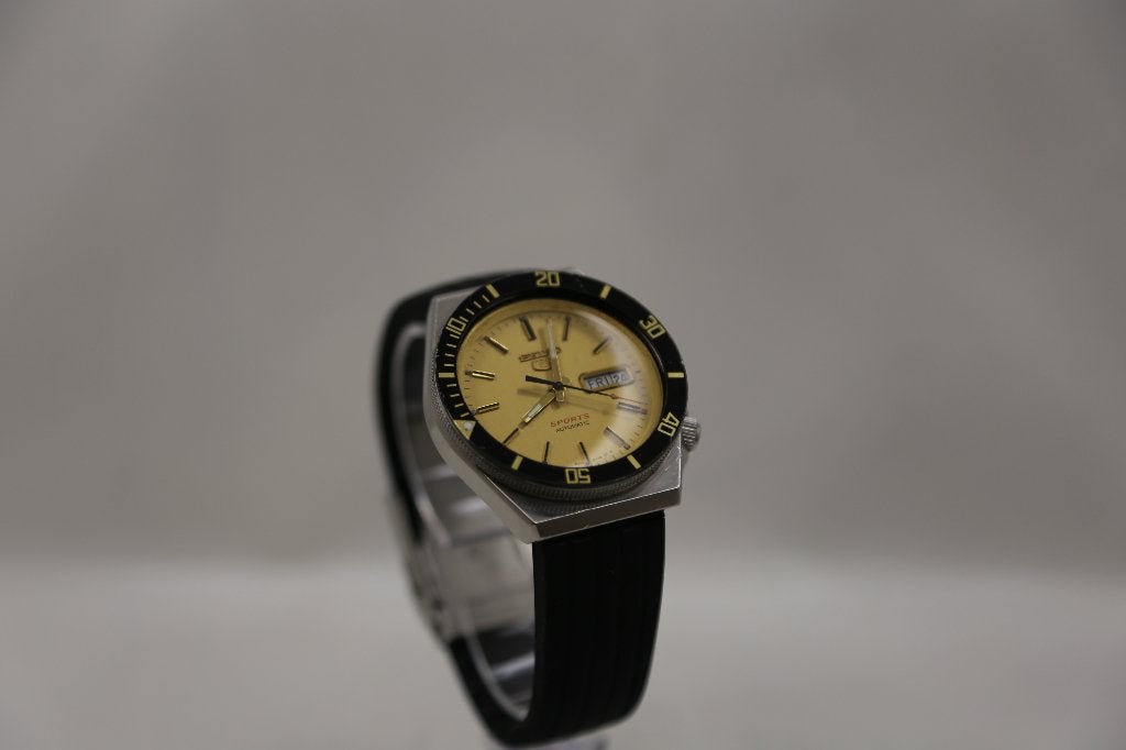 SEIKO SPORT HORLOGE AUTOMATIC, Bijoux, Sacs & Beauté, Montre-bracelet, Seiko, Enlèvement ou Envoi, Acier