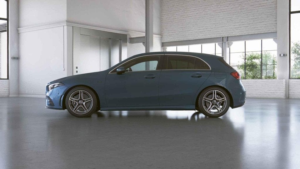 Mercedes-Benz A-Klasse 250 e AMG Line | Panoramisch Dak | Do, Auto's, Stof, Gebruikt, Zwart, 4 cilinders