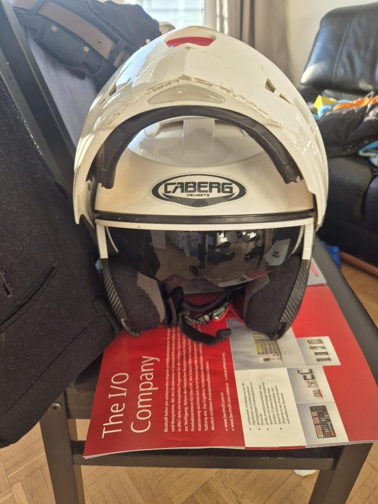 Casque modulable avec visière solaire intégrée, Motos, Vêtements | Casques de moto, Femmes, Hommes, S, Caberg, Enlèvement