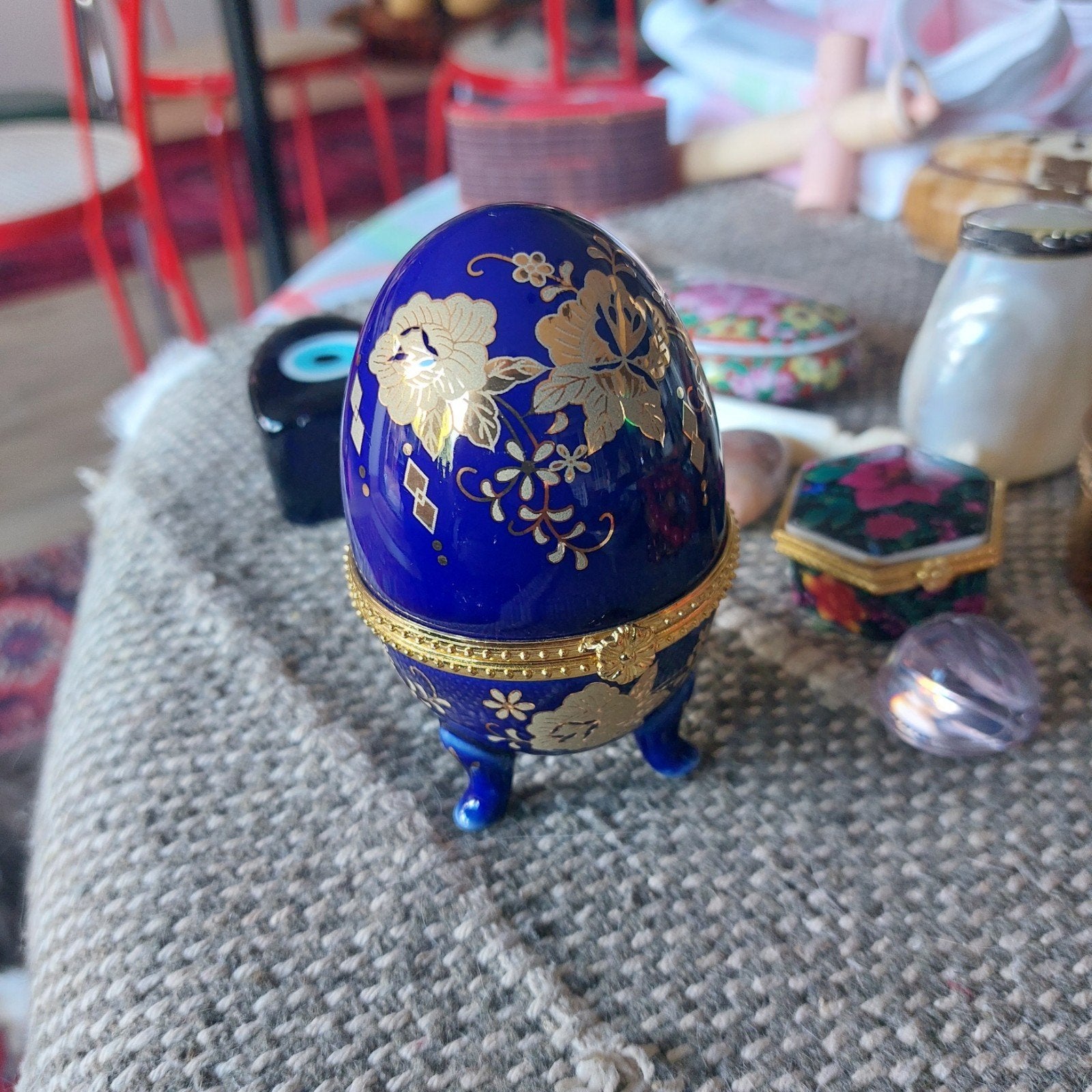 Porcelaine ei, Enlèvement