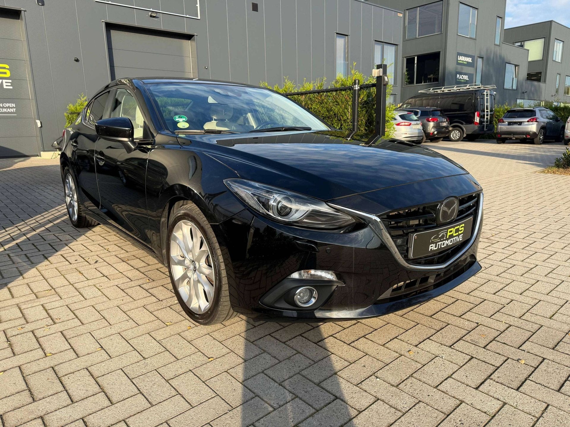 Mazda 3 2.2 Diesel / 150 pk / BTW-aftrekbaar / Euro 6b / 12, Auto's, Gebruikt, 4 cilinders, 2191 cc, Zwart