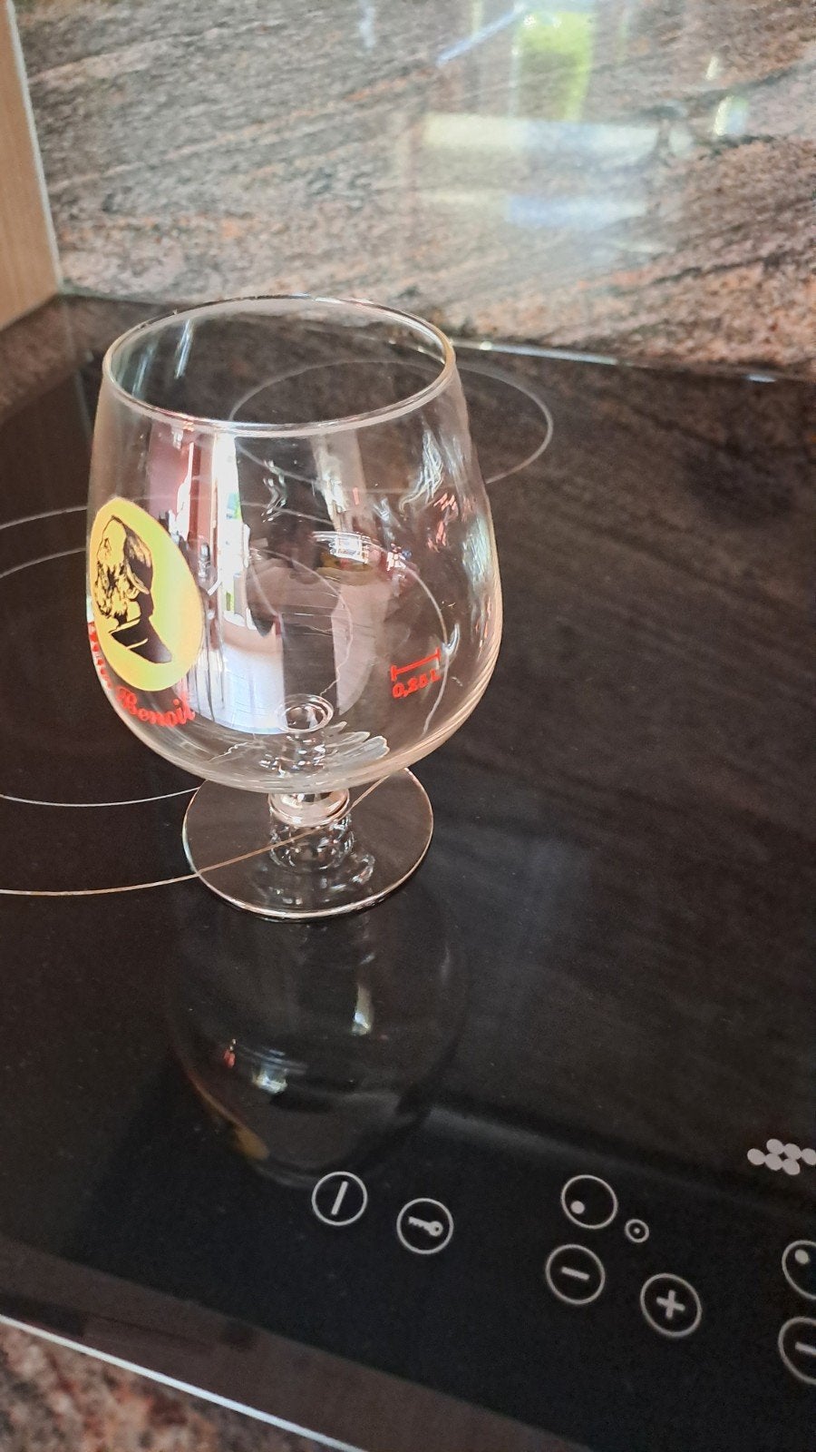 Bierglas 'Peter Benoit', Ophalen