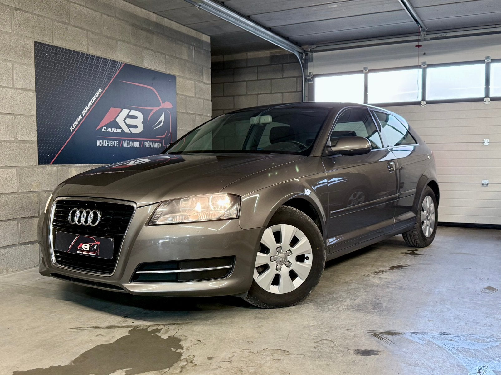 Audi A3 8P • 2011 • 185.000 Kms • 1.6 TDI, Autos, Capteur de stationnement, Entreprise, Noir, 4 cylindres