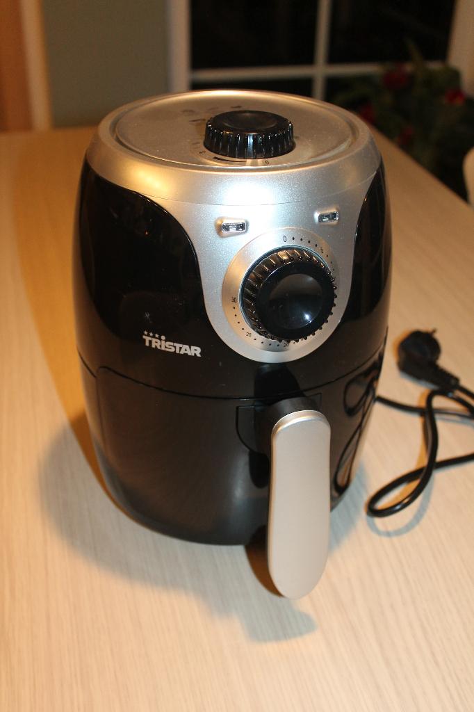 Airfryer Tristar 2L (2 personnes), Electroménager, Enlèvement, Utilisé, Friteuse à air