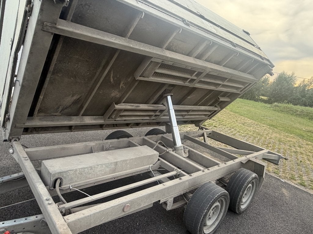 henra aanhangwagen, Enlèvement, Utilisé