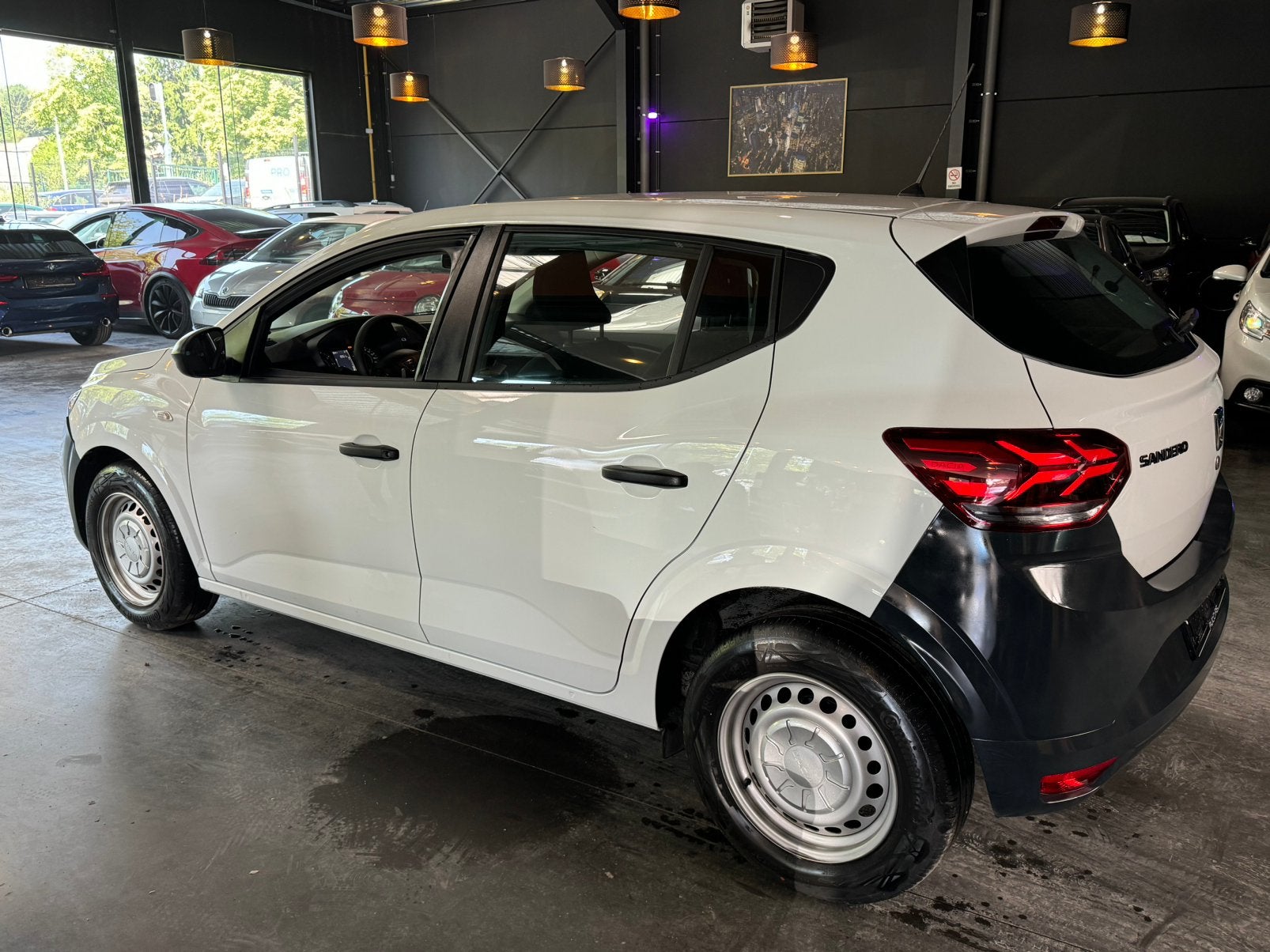 DACIA SANDERO 2022 - 8.551 KM !, Auto's, Dacia, Voorwielaandrijving, Stof, Euro 6, Wit