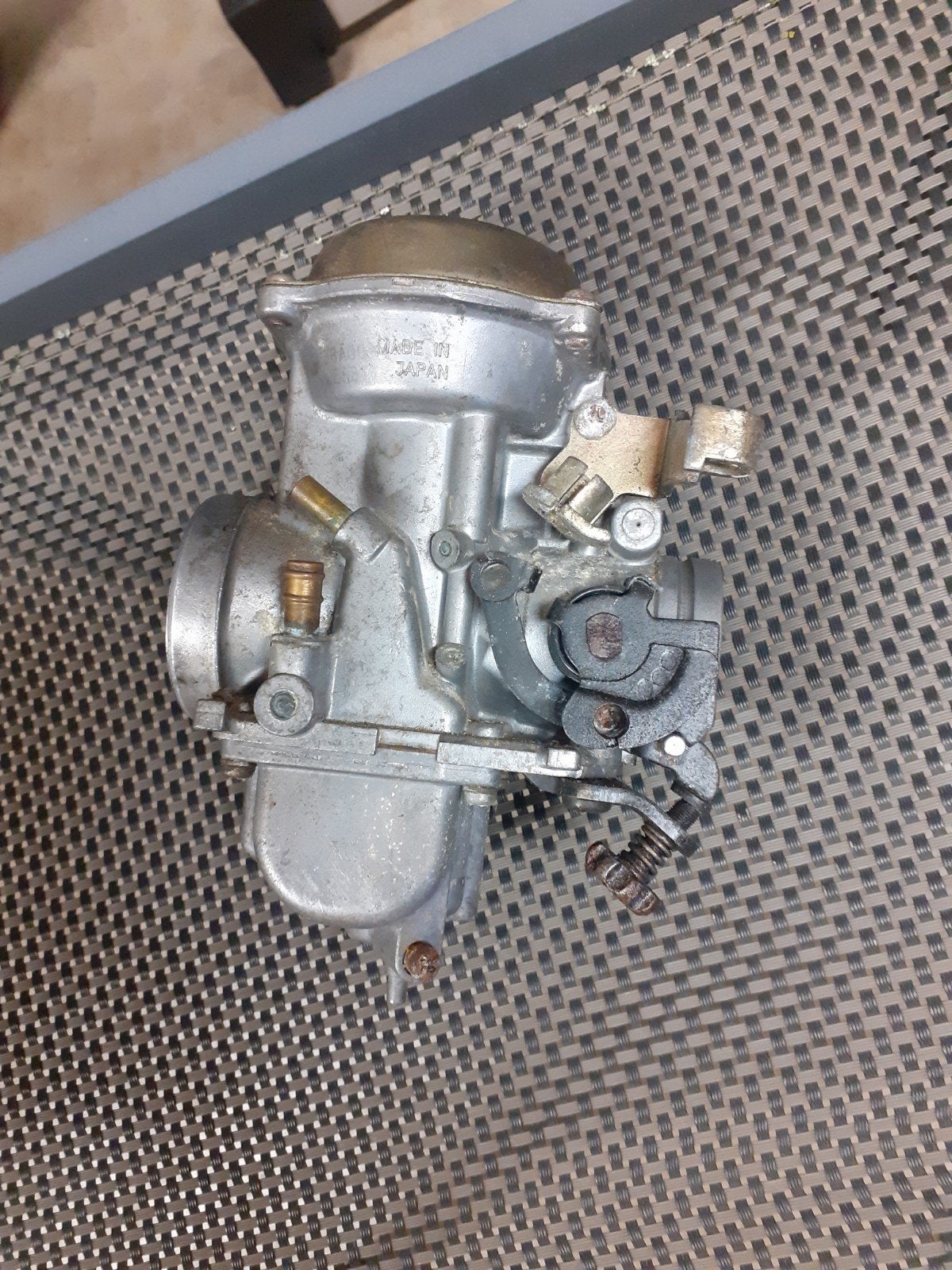 Rear carburator Suzuki Intruder VS 700, Enlèvement, Utilisé