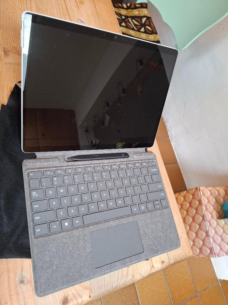 Surface Pro 8 LTE Advanced met Pen en dock 2, Ophalen, 256 GB, 2 tot 3 Ghz, Qwerty
