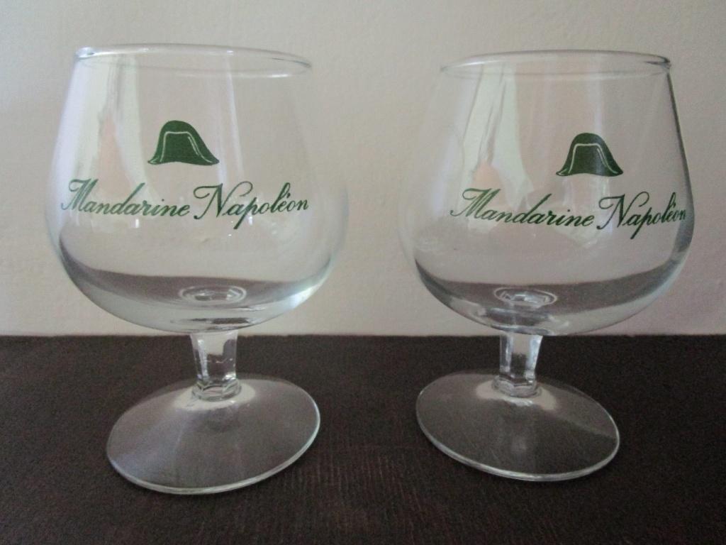 2 verres à ballon vintage liqueur Mandarine Napoléon, Collections, Verres & Petits Verres, Comme neuf, Verres et Verres à shot